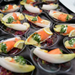 Catering z dowozem możesz zamówić na stronie. Dzięki temu każdego dnia otrzymasz zdrowe posiłki, takie jakie chcesz. Możesz wybrać z menu jakich posiłków nie chcesz. Szef kuchni gwarantuje najwyższą jakość. Catering dowozi posiłki każdego dnia. Nie oferujemy cateringu dietetycznego, ponieważ catering dietetyczny nie jest w naszej ofercie. Gwarantujemy jednak, że każdego dnia dostarczamy zdrowe posiłki pełne składników odżywczych.