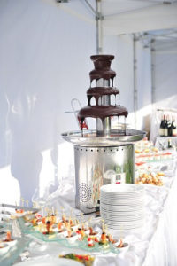 Zamów u nas pyszne, elegancko podane jedzenie i profesjonalną obsługę.